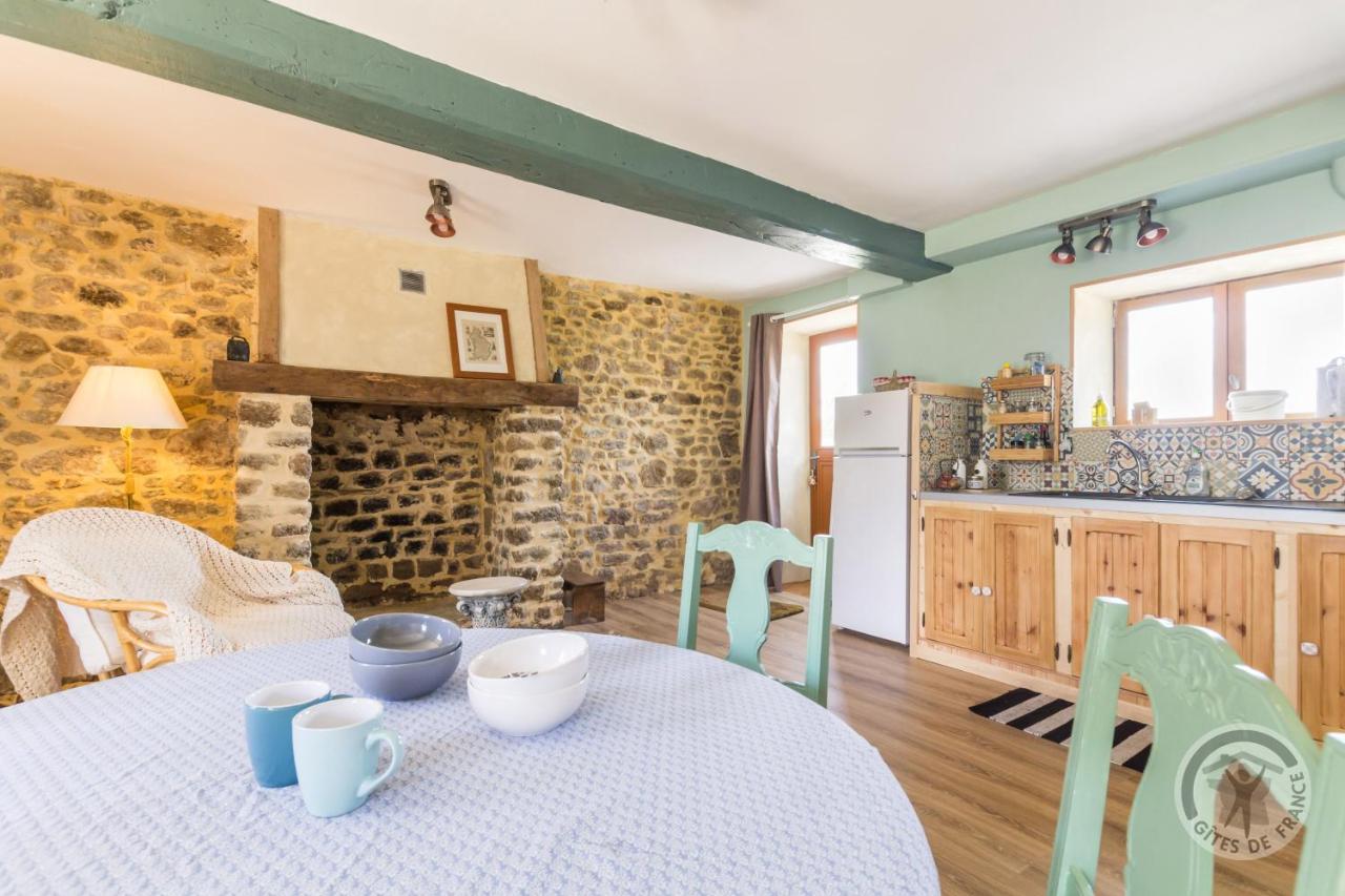 Le Jardin Des Fees Savigny-le-Vieux Exterior foto